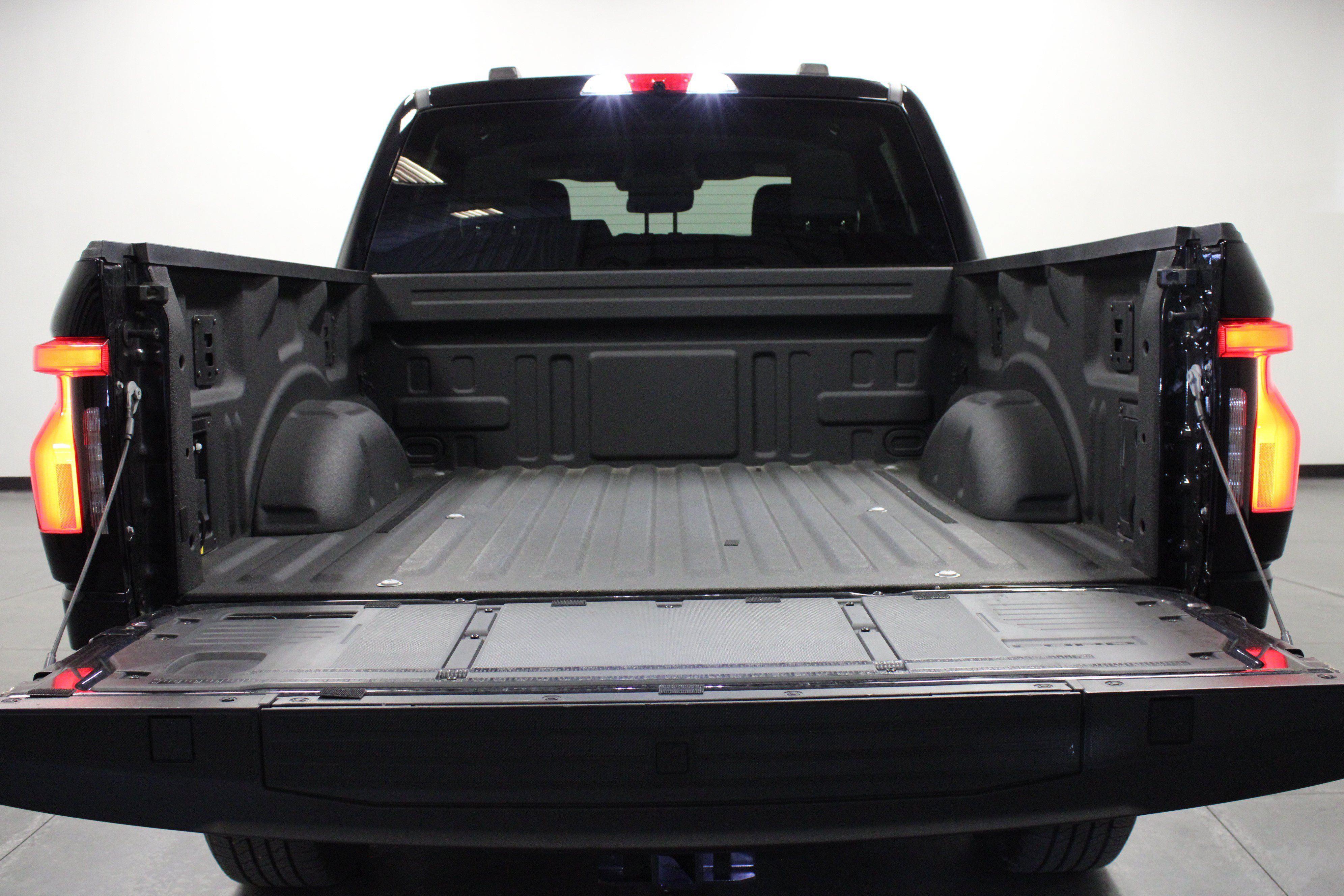 Used 2024 Ford F150 Lightning Flash w/ Max Trailer Tow Package AWD/4WD image 14
