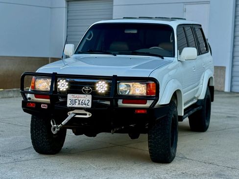 Used 1997 Toyota Land Cruiser Sport Utility 4D image 9