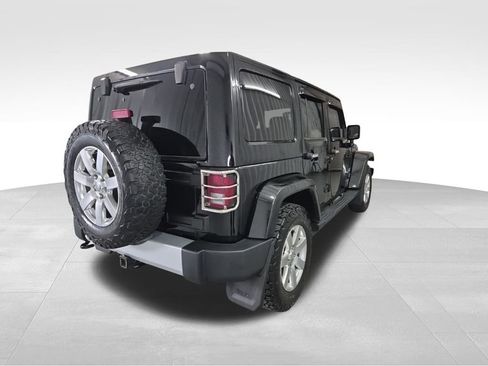 Used 2015 Jeep Wrangler Unlimited Sahara w/ Connectivity Group image 7