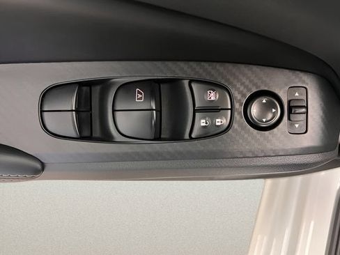 Used 2025 Nissan Altima 2.5 SV FWD image 16