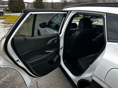 Used 2024 Chevrolet Trax RS w/ Driver Confidence Package image 14