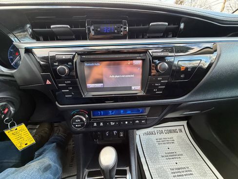 Used 2015 Toyota Corolla S image 12