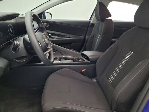 Used 2024 Hyundai Elantra SEL FWD image 17