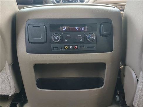 Used 2015 GMC Yukon XL SLT w/ Open Road Package RWD image 19
