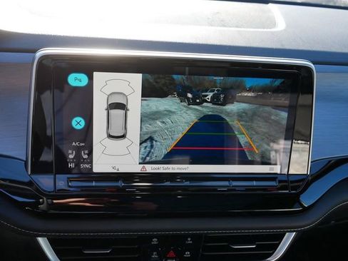 New 2026 Volkswagen Atlas Cross Sport SE image 12