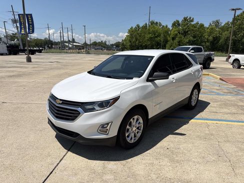 Used 2019 Chevrolet Equinox LS FWD image 4