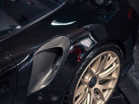 Used 2018 Porsche 911 GT2 RS RWD image 3