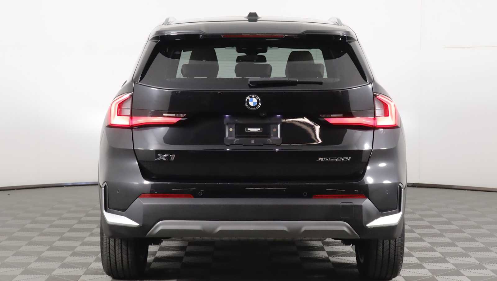 Used 2023 BMW X1 xDrive28i w/ Convenience Package AWD/4WD image 5