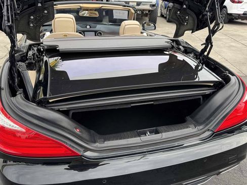 Used 2013 Mercedes-Benz SL 550 image 15