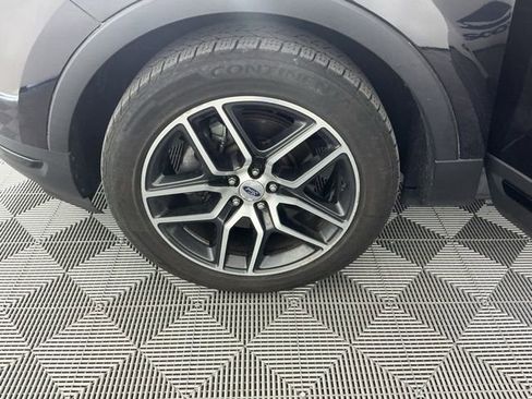 Used 2019 Ford Explorer Sport w/ Equipment Group 401A AWD/4WD image 17