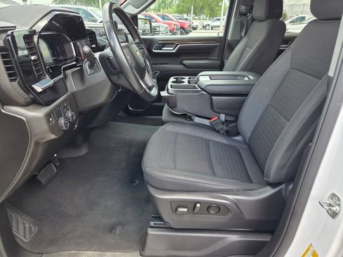 Used 2025 Chevrolet Silverado 1500 LT RWD image 5