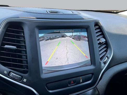 Used 2022 Jeep Cherokee Latitude AWD/4WD image 23