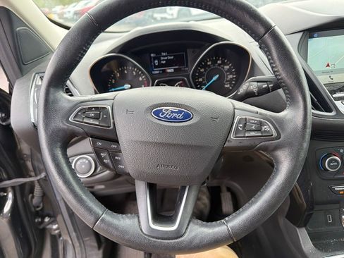 Used 2019 Ford Escape Titanium AWD/4WD image 9
