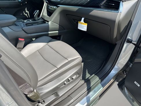 New 2025 Cadillac XT6 Premium Luxury w/ LPO, Floor Liner Package FWD image 18