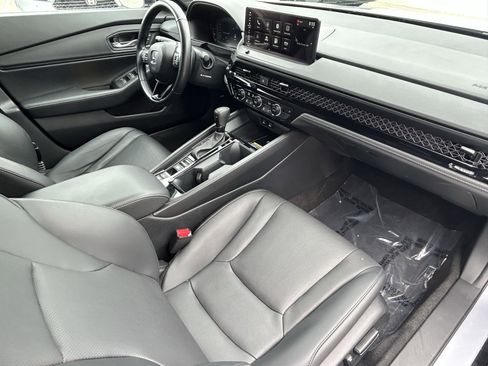 Used 2025 Honda Accord Sport image 8