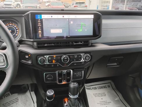 Used 2024 Jeep Wrangler Sport S image 8