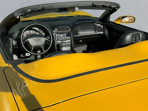 Used 2003 Chevrolet Corvette Convertible w/ Preferred Equipment Group1 image 25