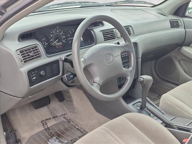 Used 2000 Toyota Camry CE FWD image 10