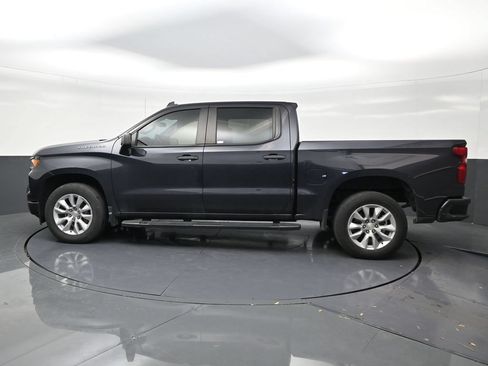 Used 2023 Chevrolet Silverado 1500 Custom RWD image 2