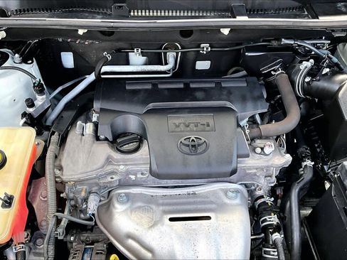 Used 2013 Toyota RAV4 XLE image 36