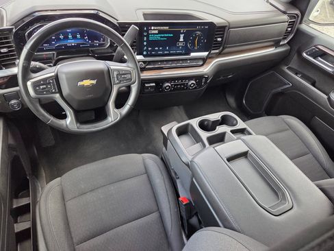 Used 2025 Chevrolet Silverado 1500 LT RWD image 10