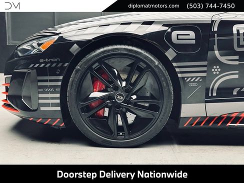 Used 2023 Audi RS e-tron GT AWD/4WD image 40