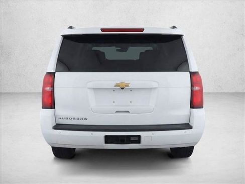 Used 2020 Chevrolet Suburban LT image 6