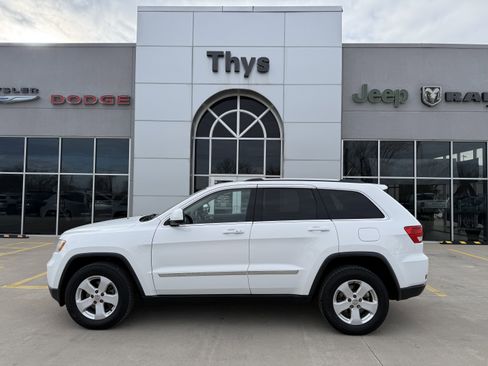 Used 2013 Jeep Grand Cherokee Laredo image 40