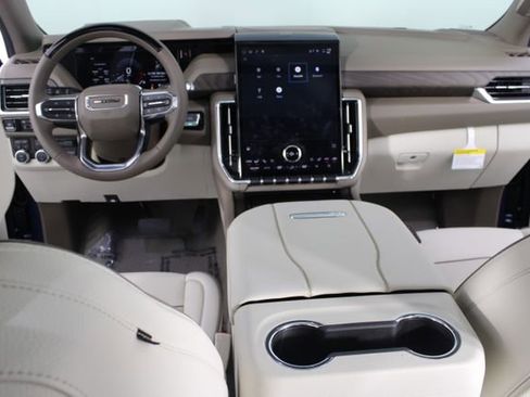 Used 2026 GMC Yukon Denali w/ Denali Reserve Package image 13