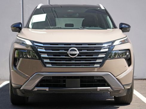 Used 2024 Nissan Rogue SL FWD image 6