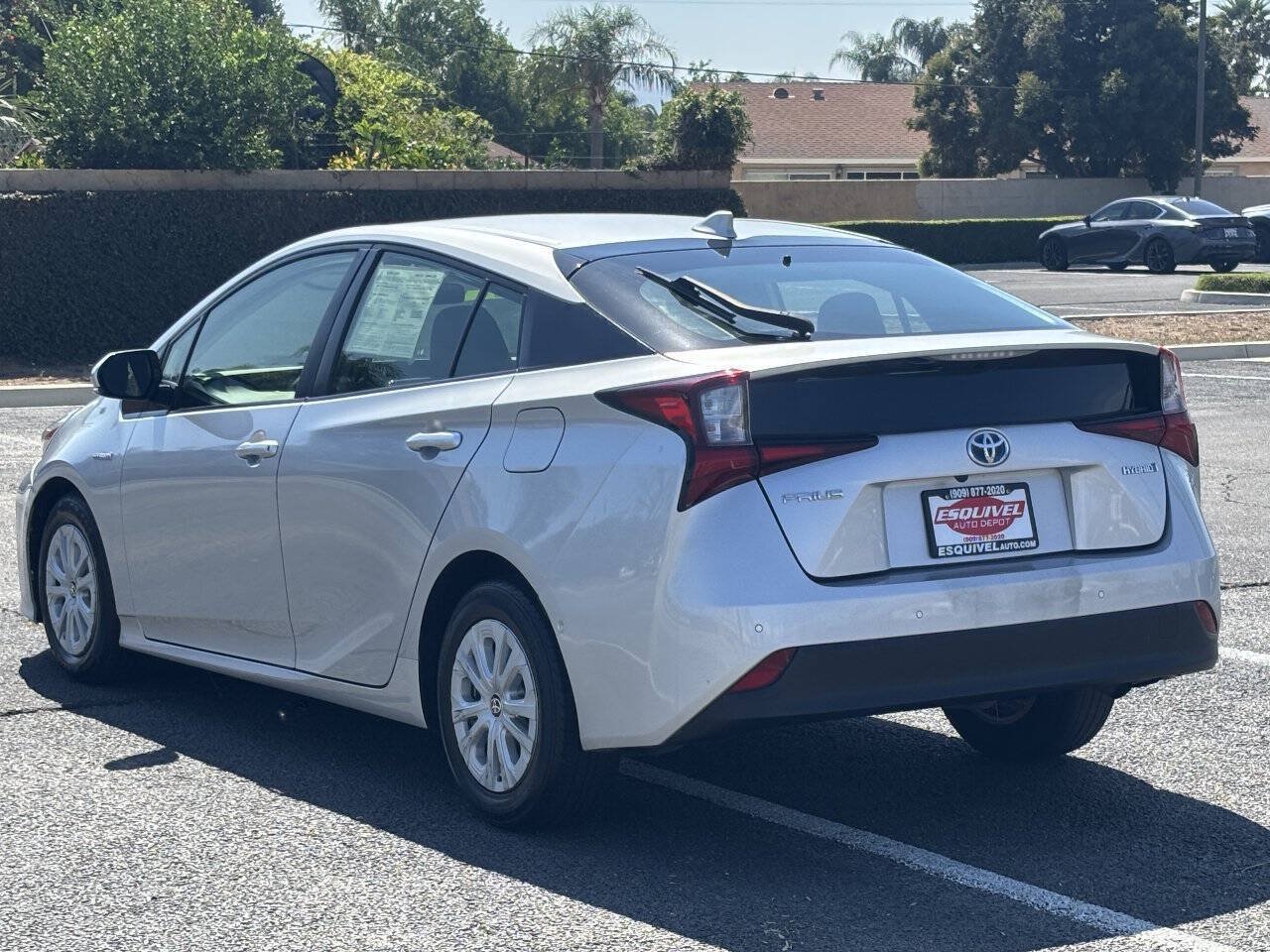 Used 2019 Toyota Prius LE w/ Carpet Mat Package FWD image 5
