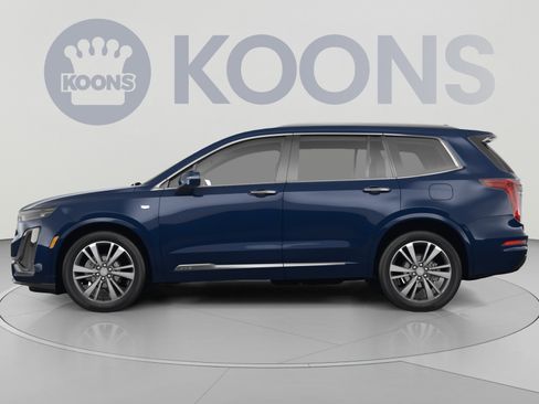 Used 2021 Cadillac XT6 Premium Luxury AWD/4WD image 2