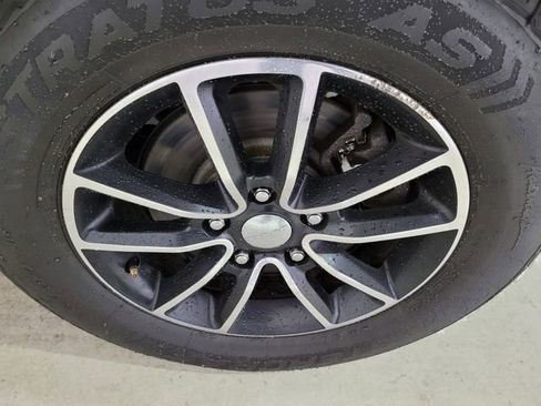 Used 2017 Dodge Grand Caravan GT image 25