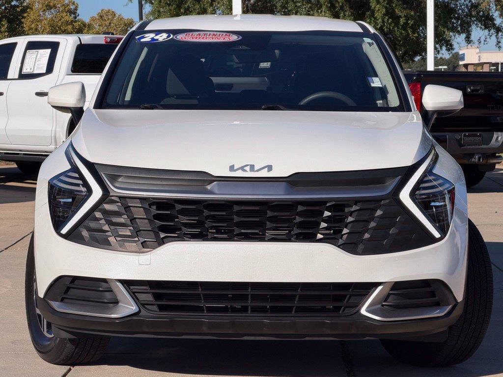 Used 2024 Kia Sportage LX FWD image 2