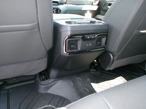 New 2026 Chevrolet Silverado 2500 ZR2 AWD/4WD image 17