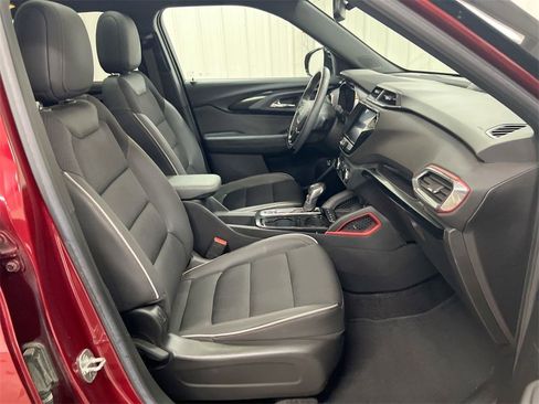 Certified 2022 Chevrolet TrailBlazer RS w/ Sun and Liftgate Package image 22