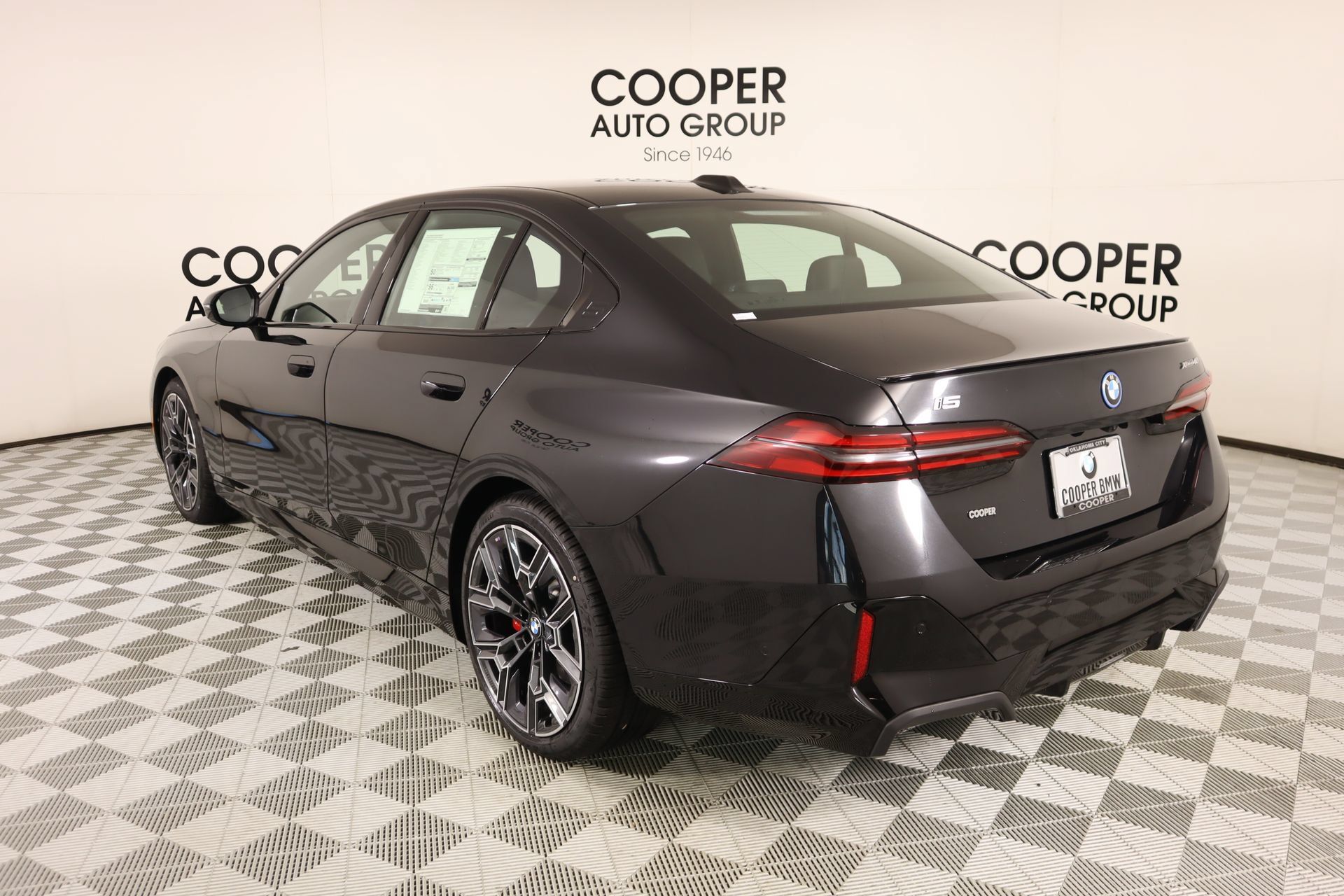 New 2026 BMW i5 eDrive40 w/ M Sport Package AWD/4WD image 24