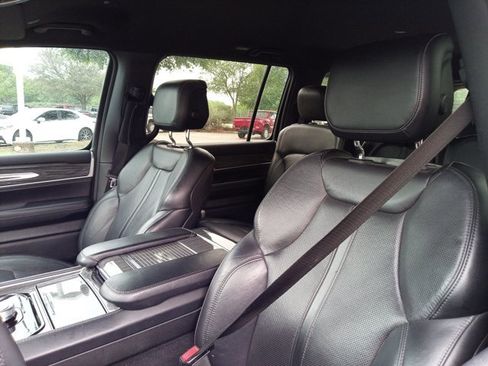 Used 2022 Jeep Wagoneer Series II image 10