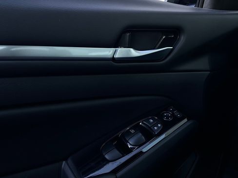 Used 2025 Nissan Altima 2.5 SR image 21