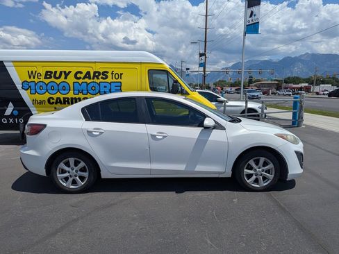 Used 2010 MAZDA MAZDA3 i Touring FWD image 2
