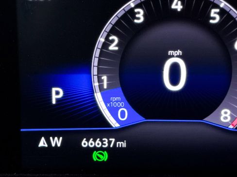 Used 2022 Volkswagen Tiguan SE image 32