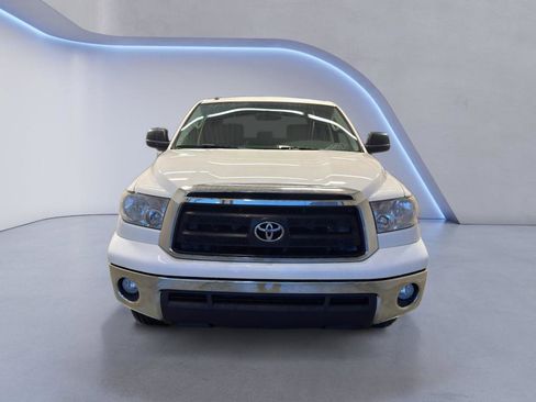 Used 2012 Toyota Tundra 4x4 CrewMax w/ Tow Pkg image 2