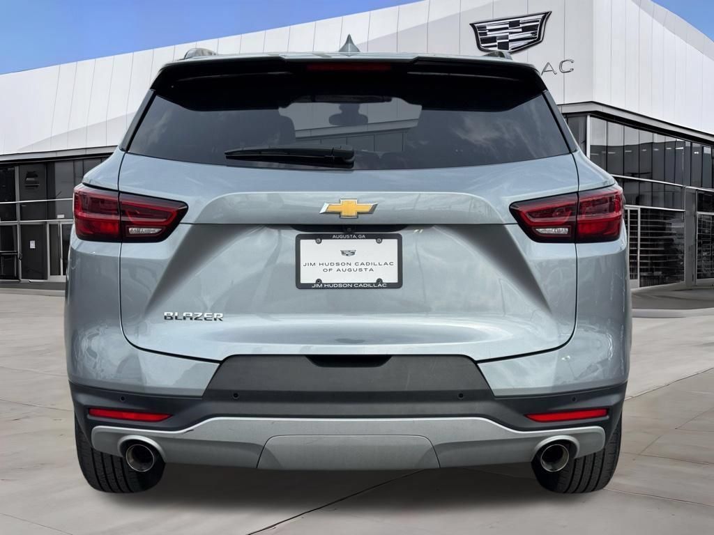 Used 2024 Chevrolet Blazer LT w/ Convenience Package FWD image 6
