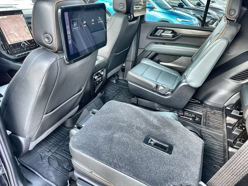 New 2026 GMC Yukon AT4 w/ AT4 Premium Plus Package AWD/4WD image 16