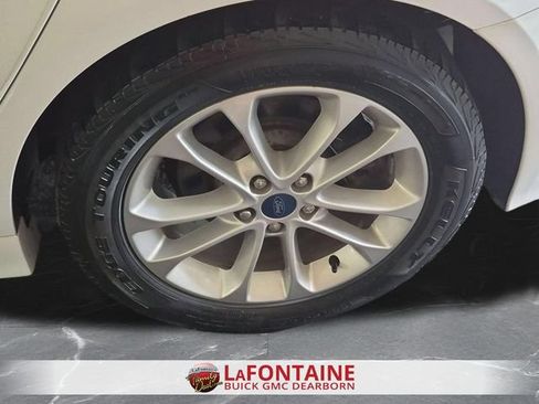 Used 2020 Ford Fusion SE FWD image 32