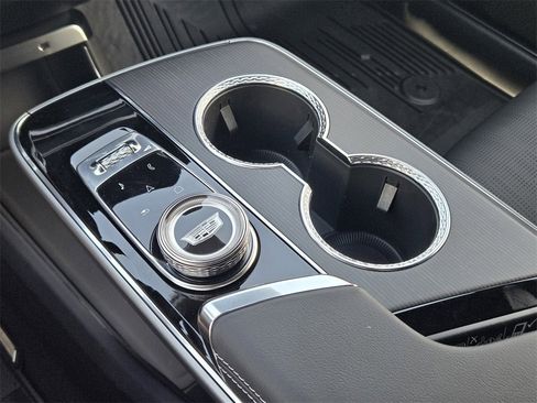 New 2025 Cadillac Lyriq Luxury image 21