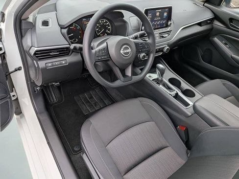 Certified 2025 Nissan Altima 2.5 S FWD image 10