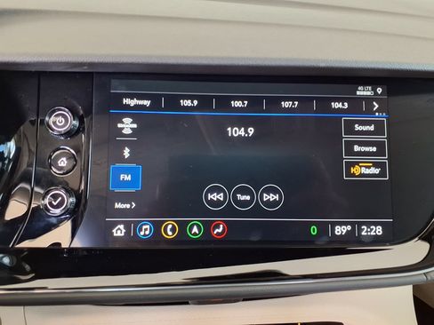 Used 2022 Buick Envision Avenir w/ Technology Package II FWD image 27