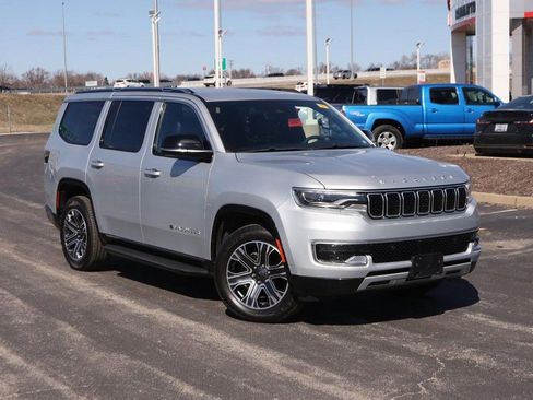 Used 2023 Jeep Wagoneer Series II w/ Flexible Seating Group image 2