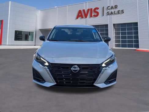 Used 2025 Nissan Altima 2.5 SV AWD/4WD image 2
